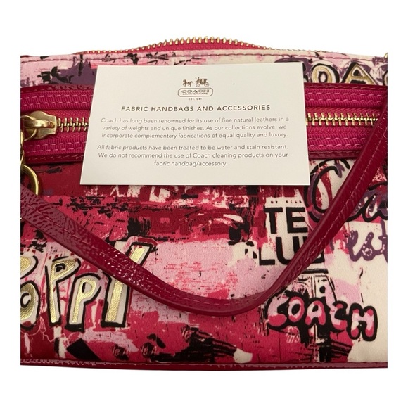 Coach Poppy Graffiti Wristlet NWT
MSRP $178.00 - Picture 4 of 7